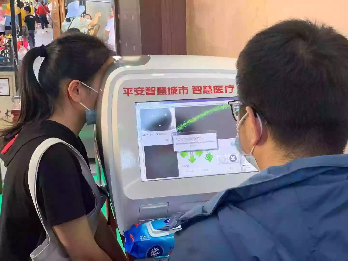 工业触摸一体机在智能医疗设备上使用
